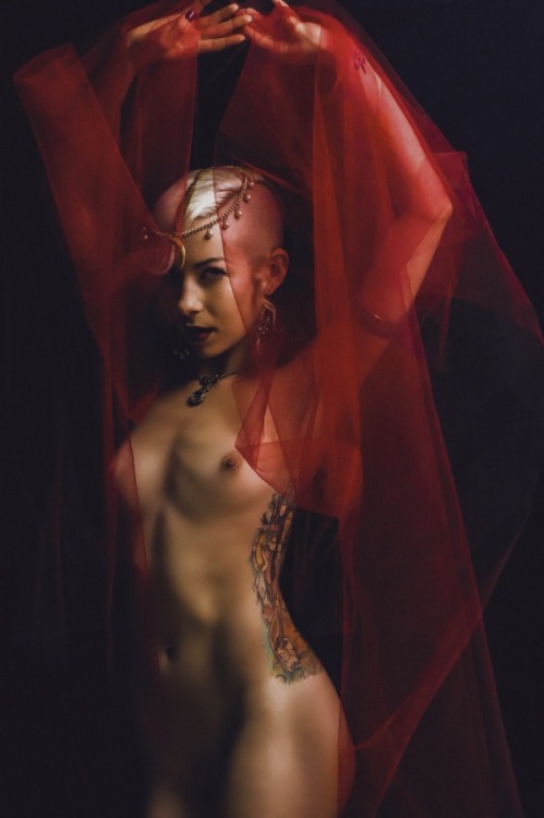 goreanmaster:Sarah in Red #02 by RonGoode   .