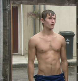 hotcelebs2000:  ELLIOTT TITTENSOR 