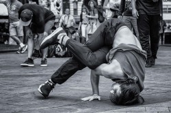 human-photography:  Street dancer in Leicester square, London