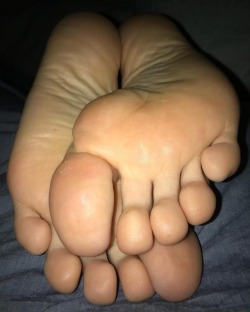 hertoesnsoles:  #footfetishnation #feetstagram #footjob #solefetish