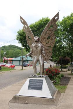 sixpenceee:  “Legend of the Mothman” 