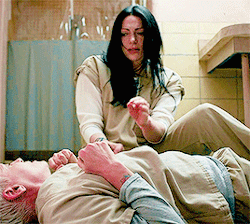 chocolateandvanillaswirlswirl:  Alex + the thing she does with