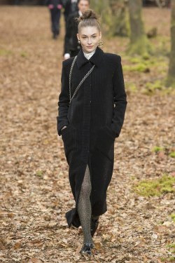 voguerunway:See the entire Chanel Fall 2018 collection: here.
