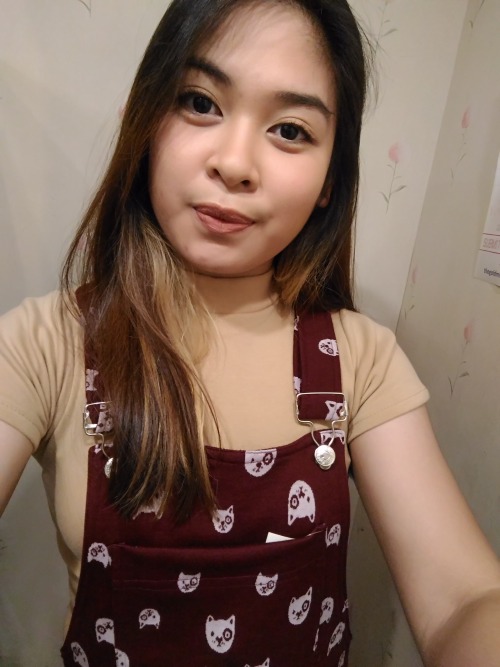 myselfieblog:  Just trying on new clothes. Hahahaha