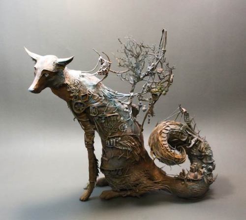 mothpower:  kitsana-d:  wingthingaling:  The phantasmagorical and surreal animal sculptures by Canadian artist Ellen Jewett. Between dream and nightmare, some strange creations born of a symbiosis between organic and mechanical elements, a meeting