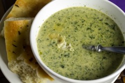 foodpicturesblog:  Spinach-Cheese Soup