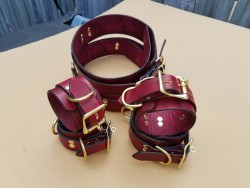 dominionleathershop:  A set of thigh, wrist and ankle cuffs in