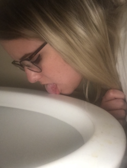 mostlyshy: 20 Year Old licking the toilet, showing off her big