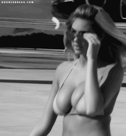 homemoviestube:  New Post has been published on http://sex.homemoviestube.com/kate-upton-looking-good-in-black-white/Kate