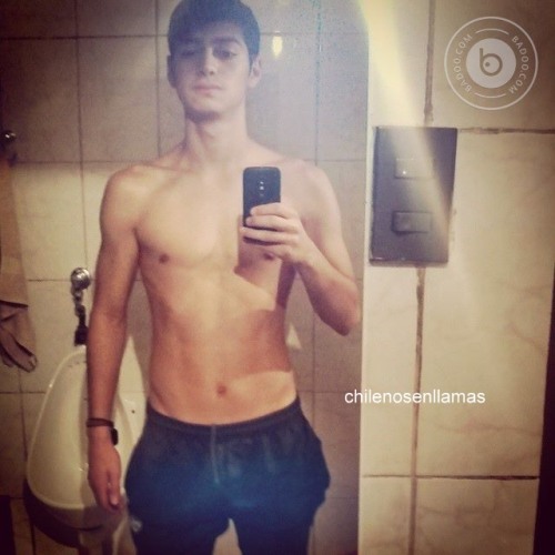 luisarayaab:  chilenosenllamas:  Cristofer, 19 años. maipú.  