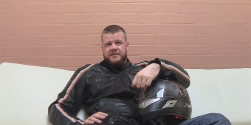  aussiegrunt:  bannock-hou:  Aussie biker bear cum  aww shucks. iâ€™m blushing ;)  