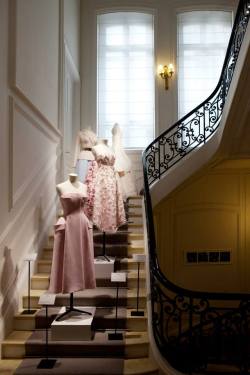 kingofcouture:   Christian Dior Paris ateliers 