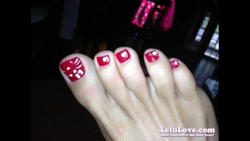 Hello kitty nails on my #toes :) http://www.lelulove.com #feet #foot Pic