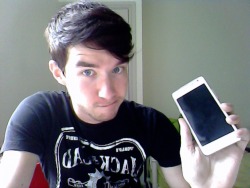 sombre-songbird: woooo new phone. SGs2