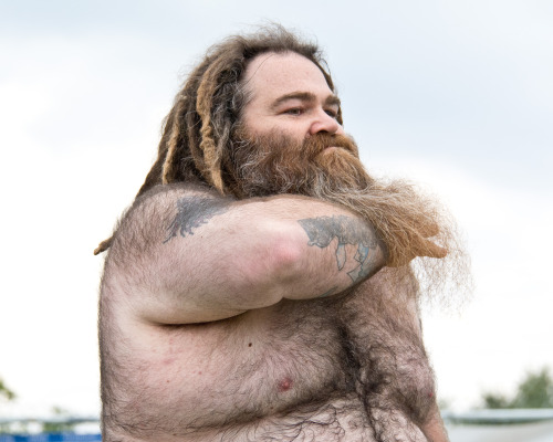 bigbearrider:  thebarberbear:  Very hug-able dude!Follow http://thebarberbear.tumblr.com/  Mmmmm Iâ€™m in love now. Such a hot big furry bear  Not for me. If you look like you live in the woods, that’s where you need to be.