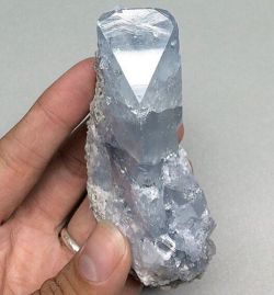 phenomenalgems:  ❄️Striking, sculptural Celestite orthorhombic