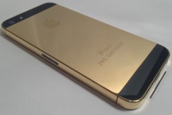 fvckdaniel:  the only gold iphone