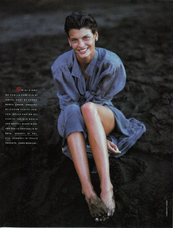 lalinda-evangelista:Vogue Italia (1989)Linda Evangelista by Fabrizio