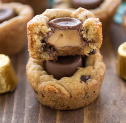fullcravings:  Rolo Chocolate Chip Cookie Cups  now that’s