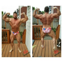 bigjoetex:  Gabe Moen just showed up in my back yard to try on