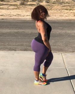 thequeencherokeedass:  Gym Time #cardio #gymtime Clubcherokeedass.com