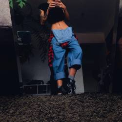 // SUPREME BITCH //