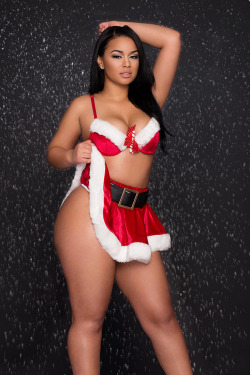 nappyafro:  Happy X-Mas: Winny Munoz