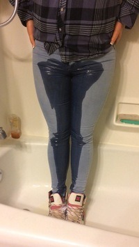 Jeans peeing