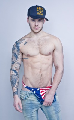 hotfacedescort:  HAPPY GAY 4TH!!Los Angeles Bi ESCORT: follow