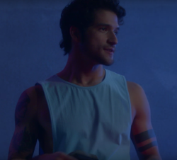 poseysfingers:Tyler Posey in the Youtube Original series “Sideswiped” 