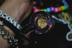 710kitty:  kiefeon:  kief topped by kiefeon :3  love your kandi