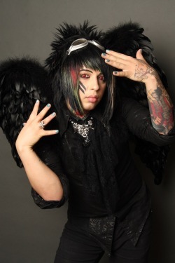 spazzi117:  Dahvie Vanity is amazing… well botdf is but u know