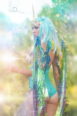 ojeniferann:  Aspen Comics’ Grace from Soulfire Costume/Wig/Armor: