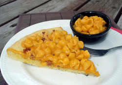 mrsxnos:  howthehoolychillz:  mothbreath:  im-horngry:  Vegan Mac’n’Cheese