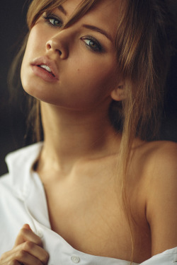 needlefm:  © Dmitry Trishin | More Beauties here 