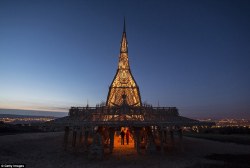 archatlas:Londonderry Temple David BestBeautifully and intricately