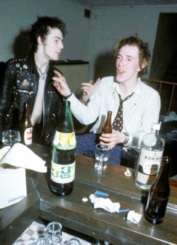 algemesii1:  Sid Vicious and Johnny Rotten