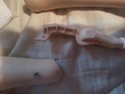 So my Dollfie Dream’s leg fell off at the knee the other