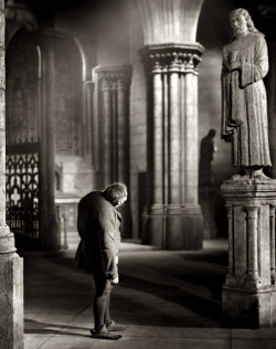 cosmosonic:   Charles Laughton in The Hunchback of Notre Dame,