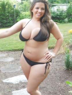 braden-norad:  bellebuttonstuff:  Chubby in Bikini  Looks drop