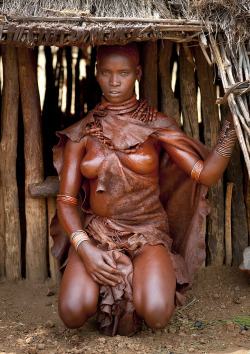 Utha Hamer tribe girl - Ethiopia, by Eric Lafforgue   This