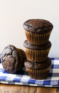 sweetoothgirl:  Chocolate Cupcakes with Creamy Raspberry Frosting