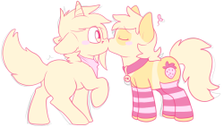 questionablepanda:  kissies~♥  I dunno who they are, but this