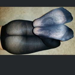 herhosiery:  Paisley feet! = ) #pantyhose #nylons #tights #tightsfetish