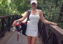 maspodio:  Paige Spiranac la belleza del golf.