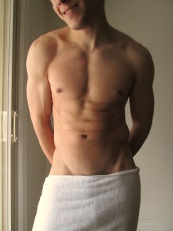 texasfratboy:love a boy in a towel and nothin’ else - and this