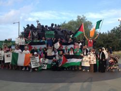 momo33me:  The Irish community in Philadelphia in solidarity