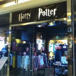 Wait china, what just happened? #harrypotter #hp #harrypotterstore