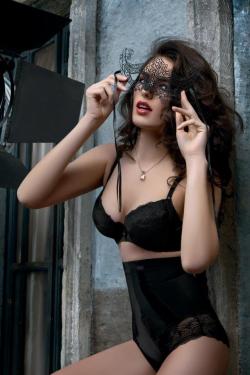 lavinialingerie:  Lace Black #Lingerie & Sexy Mask - Plunge