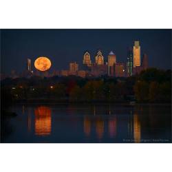 Philadelphia Perigree Full Moon #nasa #apod #philadelphia #supermoon